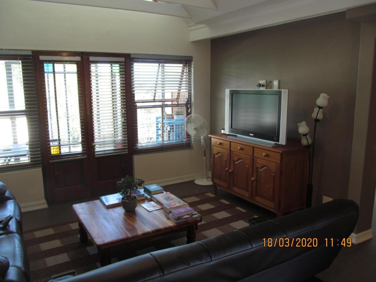 Luxury Secure Flat Apartment Plattekloof Bagian luar foto