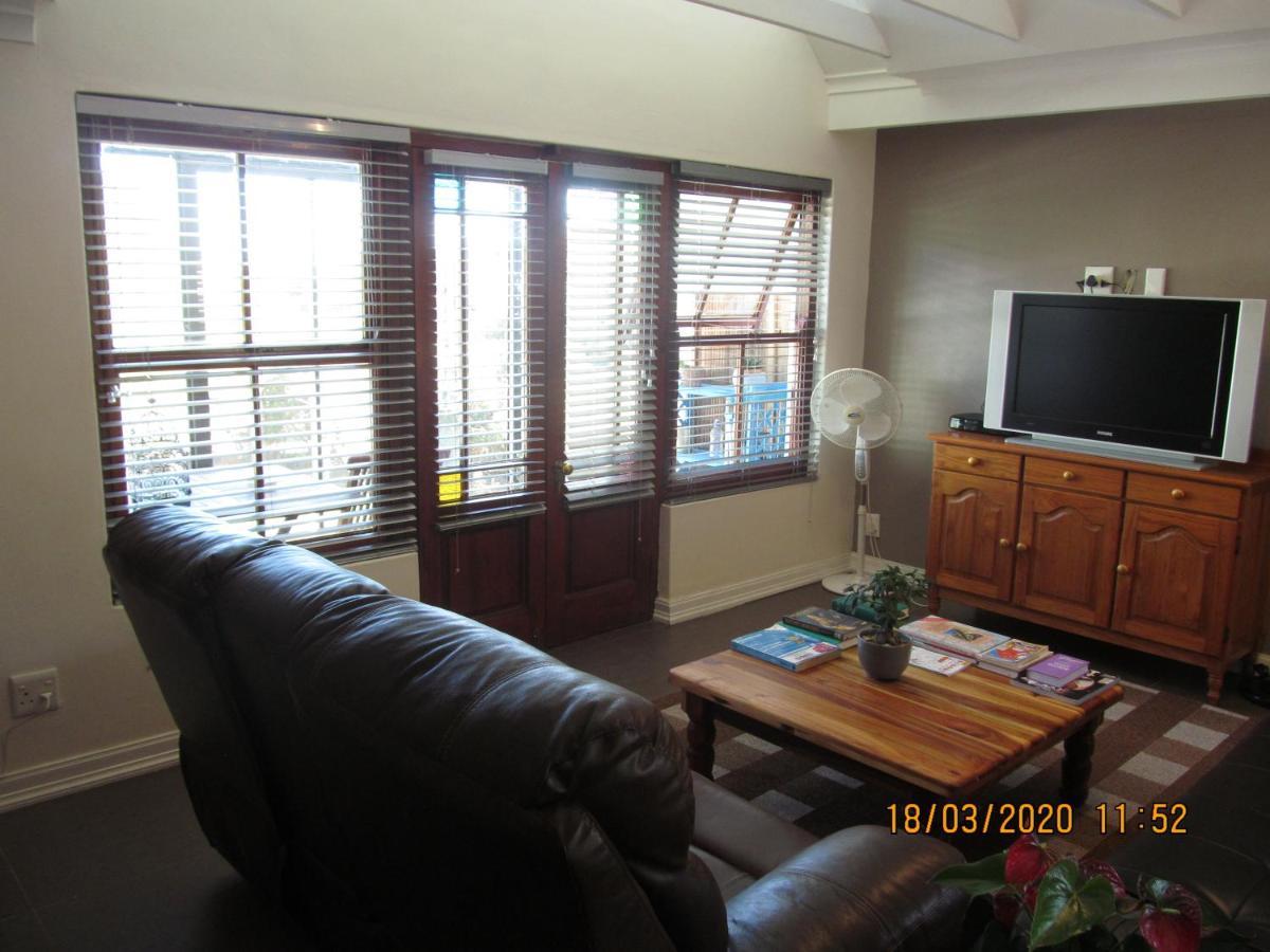 Luxury Secure Flat Apartment Plattekloof Bagian luar foto