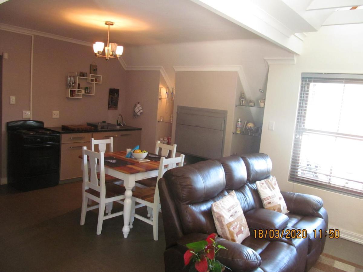 Luxury Secure Flat Apartment Plattekloof Bagian luar foto